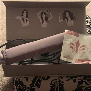 Brand new Tyme curler n straightener in one
